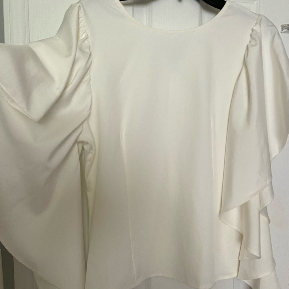 Flowy sleeve top